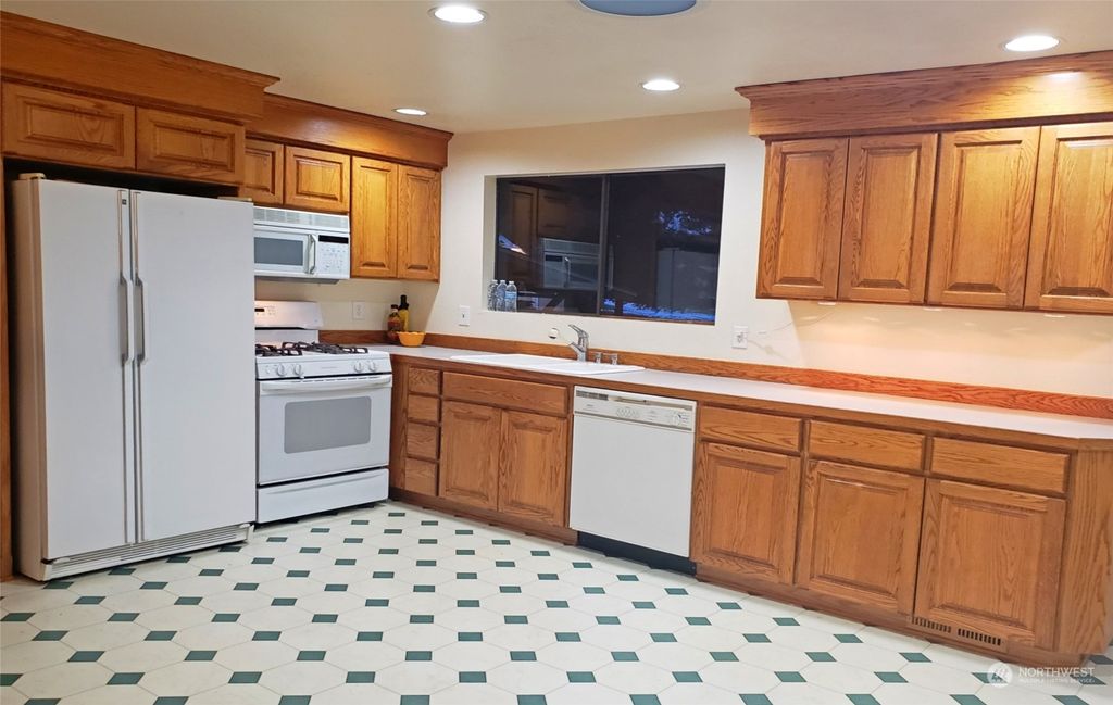 Photo of 14820 NE 70th Court, Redmond, WA 98052 (MLS # 2021331)