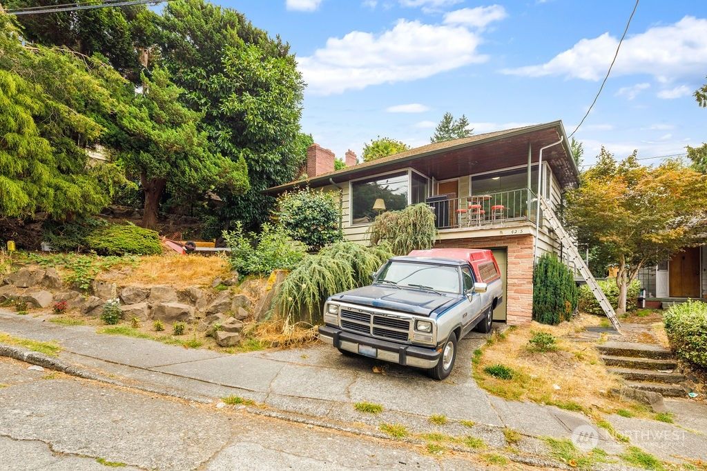 Photo of 4215 SW Myrtle Street, Seattle, WA 98136 (MLS # 2156169)