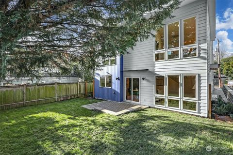 Photo of 4408 Latona Avenue NE, Seattle, WA 98105 (MLS # 2029666) Photo of 4408 Latona Avenue NE, Seattle, WA 98105 (MLS # 2029666)