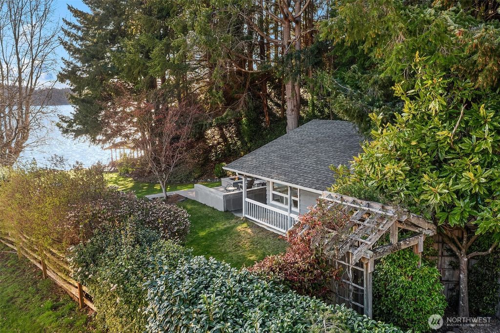 Photo of 6602 Cromwell Beach Drive NW, Gig Harbor, WA 98335 (MLS # 2499983)