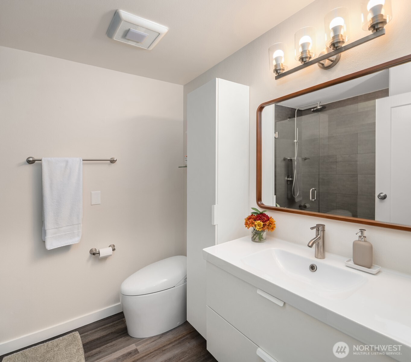 5225 50th Avenue NE 208