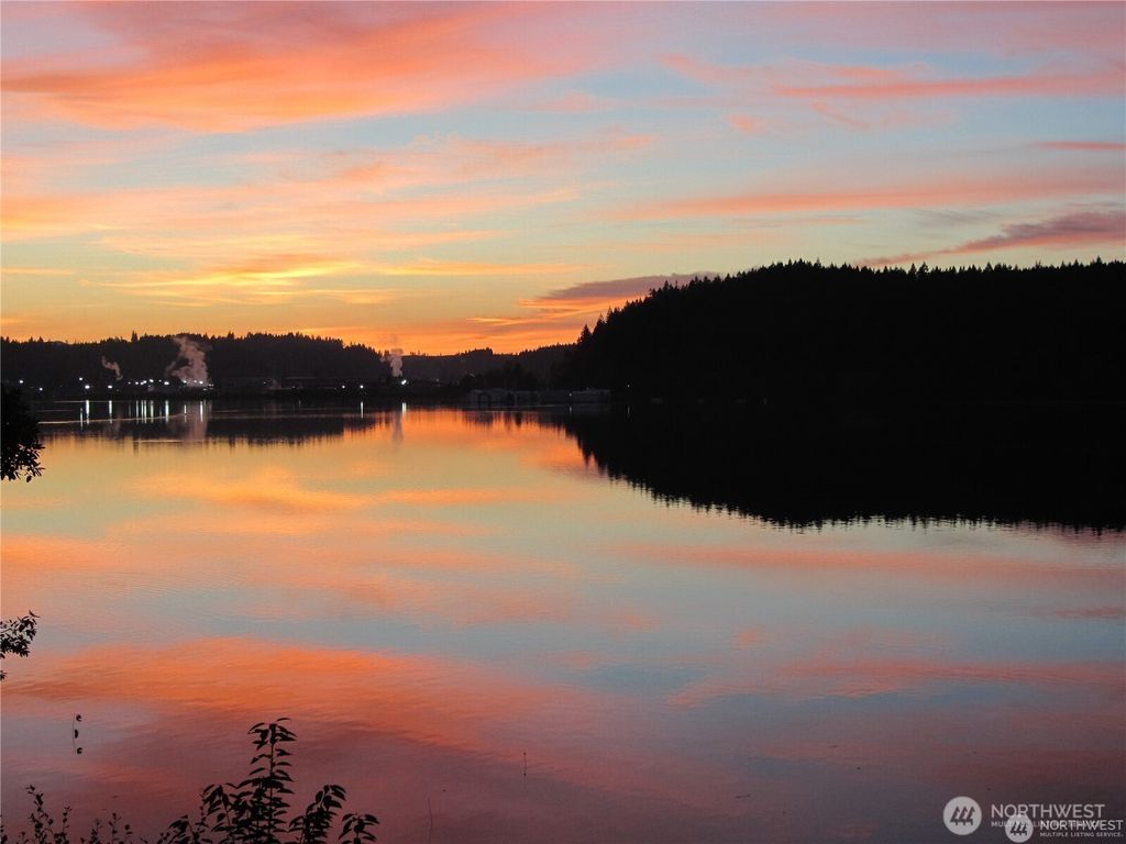 Photo of 211 E Shoreline Lane, Shelton, WA 98584 (MLS # 2492708)