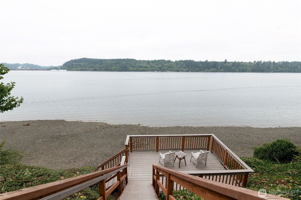 Photo of 211 E Shoreline Lane, Shelton, WA 98584 (MLS # 2492708)