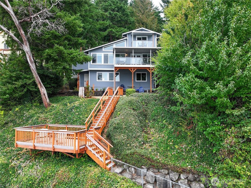 Photo of 211 E Shoreline Lane, Shelton, WA 98584 (MLS # 2492708)