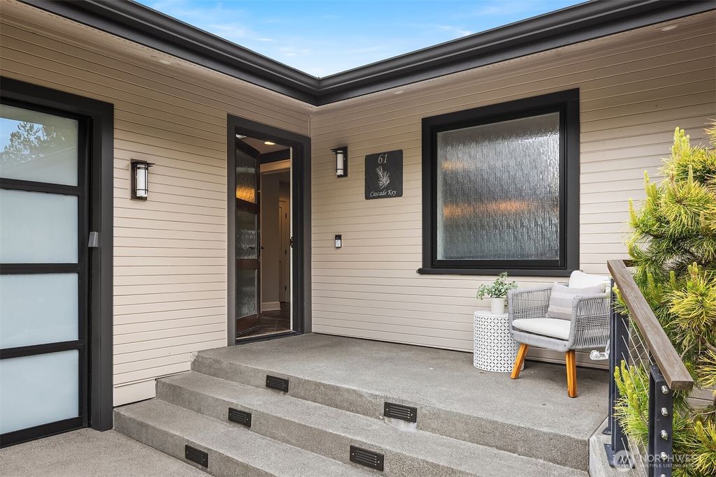Photo of 61 Cascade Key, Bellevue, WA 98006 (MLS # 2512820)