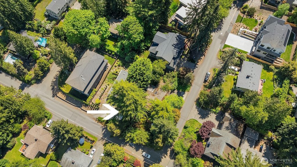 Photo of 806 101st Avenue SE, Bellevue, WA 98004 (MLS # 2418886)