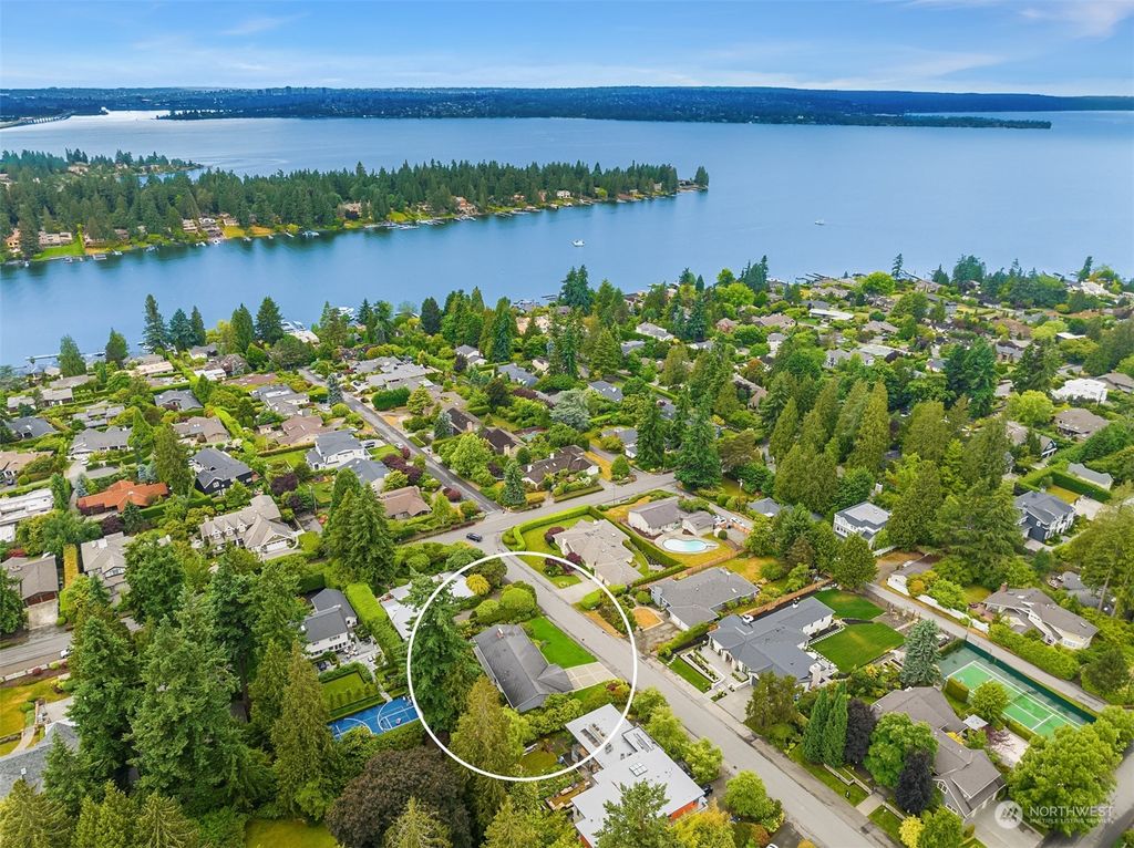 Photo of 9221 NE 37th Place, Yarrow Point, WA 98004 (MLS # 2217783)