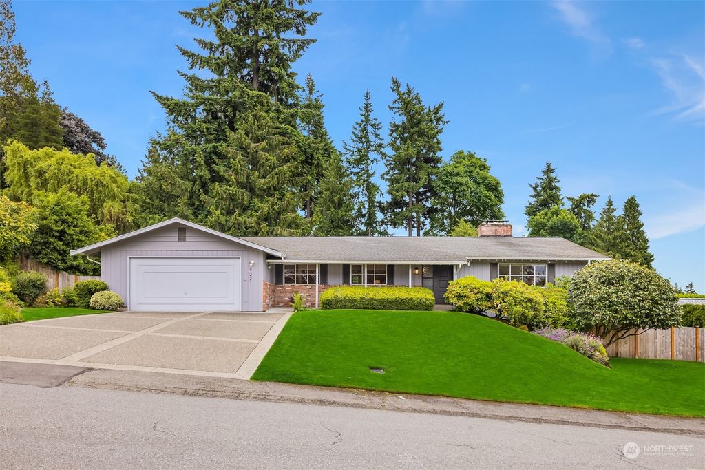 Photo of 9221 NE 37th Place, Yarrow Point, WA 98004 (MLS # 2217783)