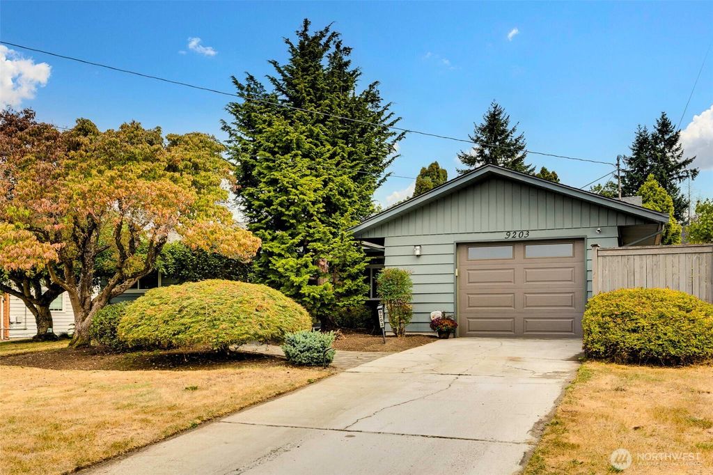 Photo of 9203 Baring Way, Everett, WA 98208 (MLS # 2429879)