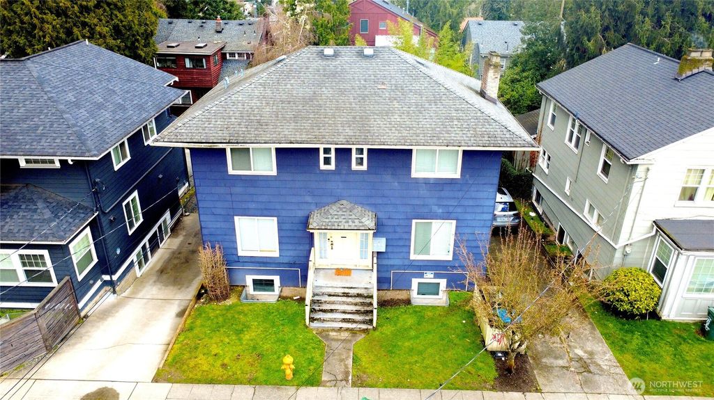 Photo of 5026 20th Avenue NE, Seattle, WA 98105 (MLS # 2458457)