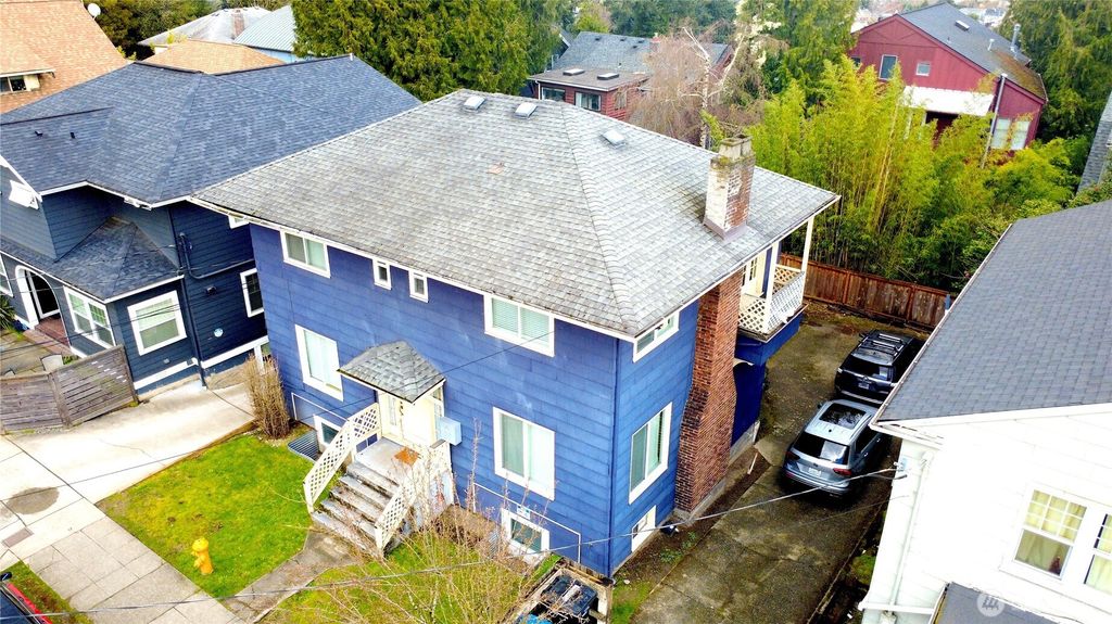 Photo of 5026 20th Avenue NE, Seattle, WA 98105 (MLS # 2458457)