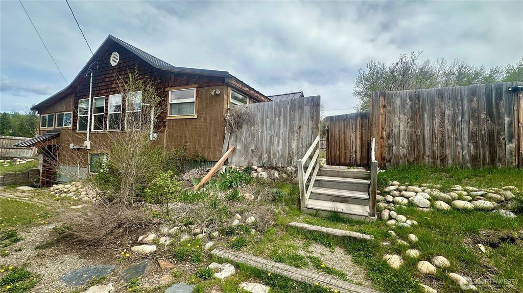 Photo of 400 Bluff Street, Winthrop, WA 98862 (MLS # 2511366)