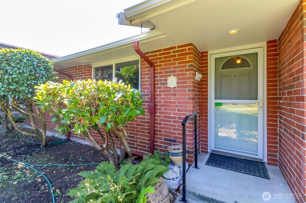Photo of 10526 Wauna Street SW, Lakewood, WA 98498 (MLS # 2427617)