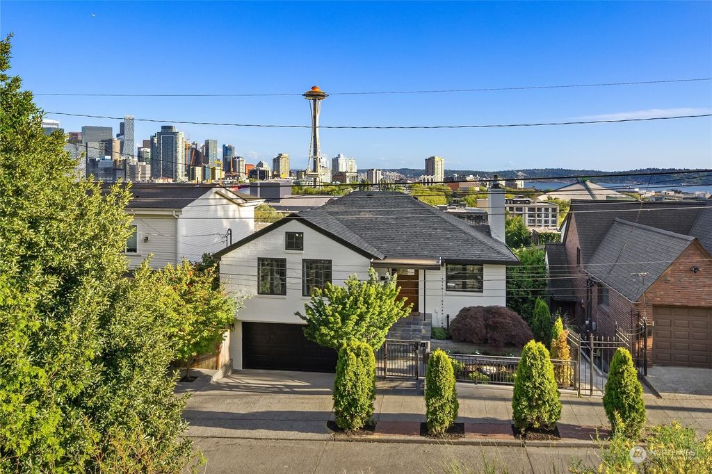 Photo of 219 Ward Street, Seattle, WA 98109 (MLS # 2190295)