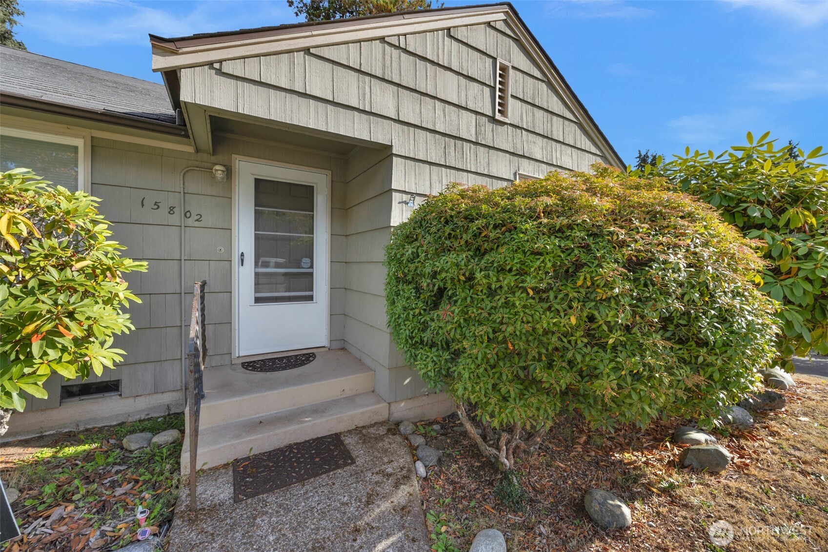 15802 6th Avenue NE