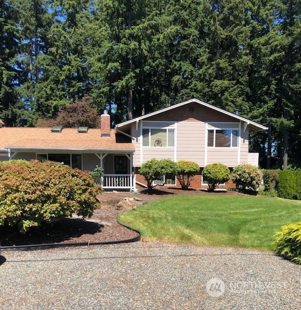 Photo of 14524 SE 264th Street, Kent, WA 98042 (MLS # 2247615)