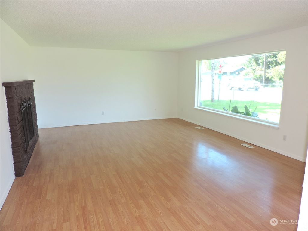 Photo of 29446 18th Avenue S, Federal Way, WA 98003 (MLS # 2231757)