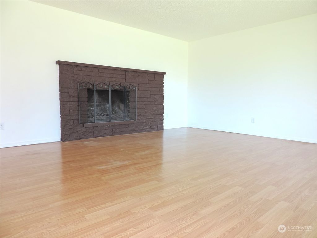 Photo of 29446 18th Avenue S, Federal Way, WA 98003 (MLS # 2231757)