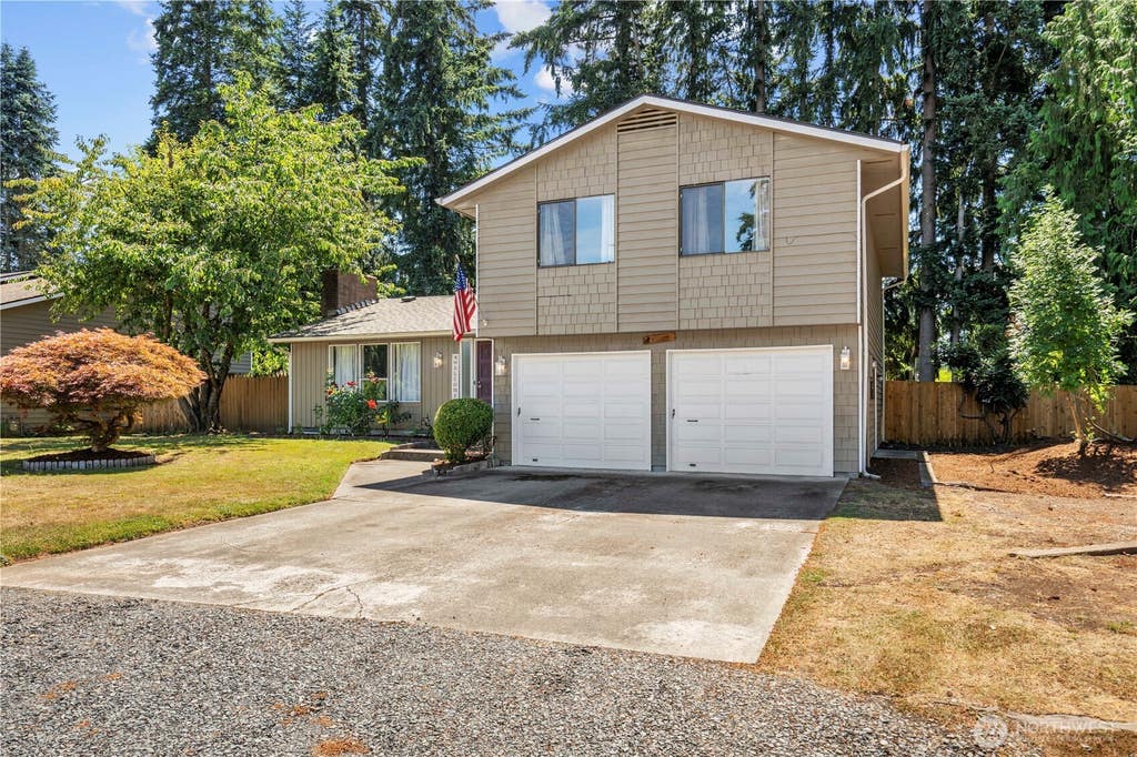 Photo of 4422 108th Street St NE, Marysville, WA 98271 (MLS # 2561030)
