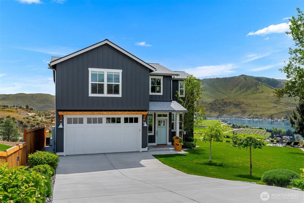Photo of 122 Lookout Way, Chelan, WA 98816 (MLS # 2510723)
