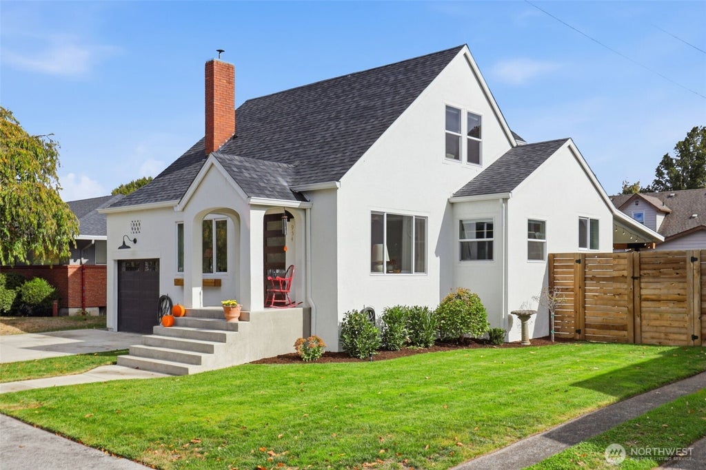 Photo of 954 Park Street, Woodland, WA 98674 (MLS # 2594290)
