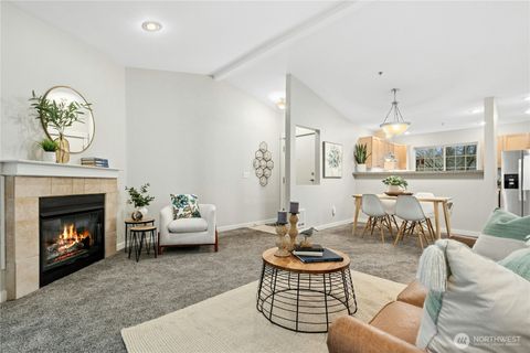 25025 SE Klahanie Boulevard D302 Sammamish WA 98029