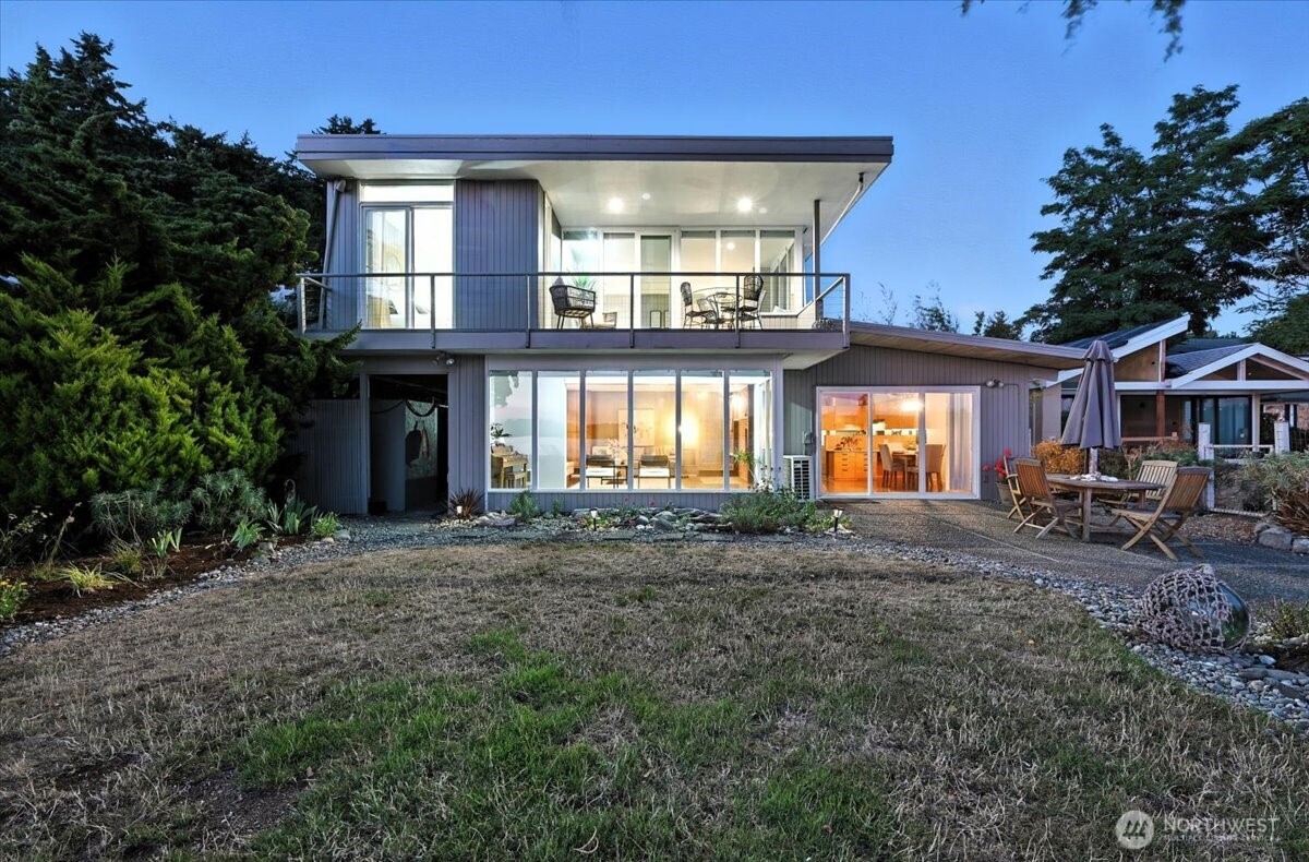78 Point Fosdick Drive NW