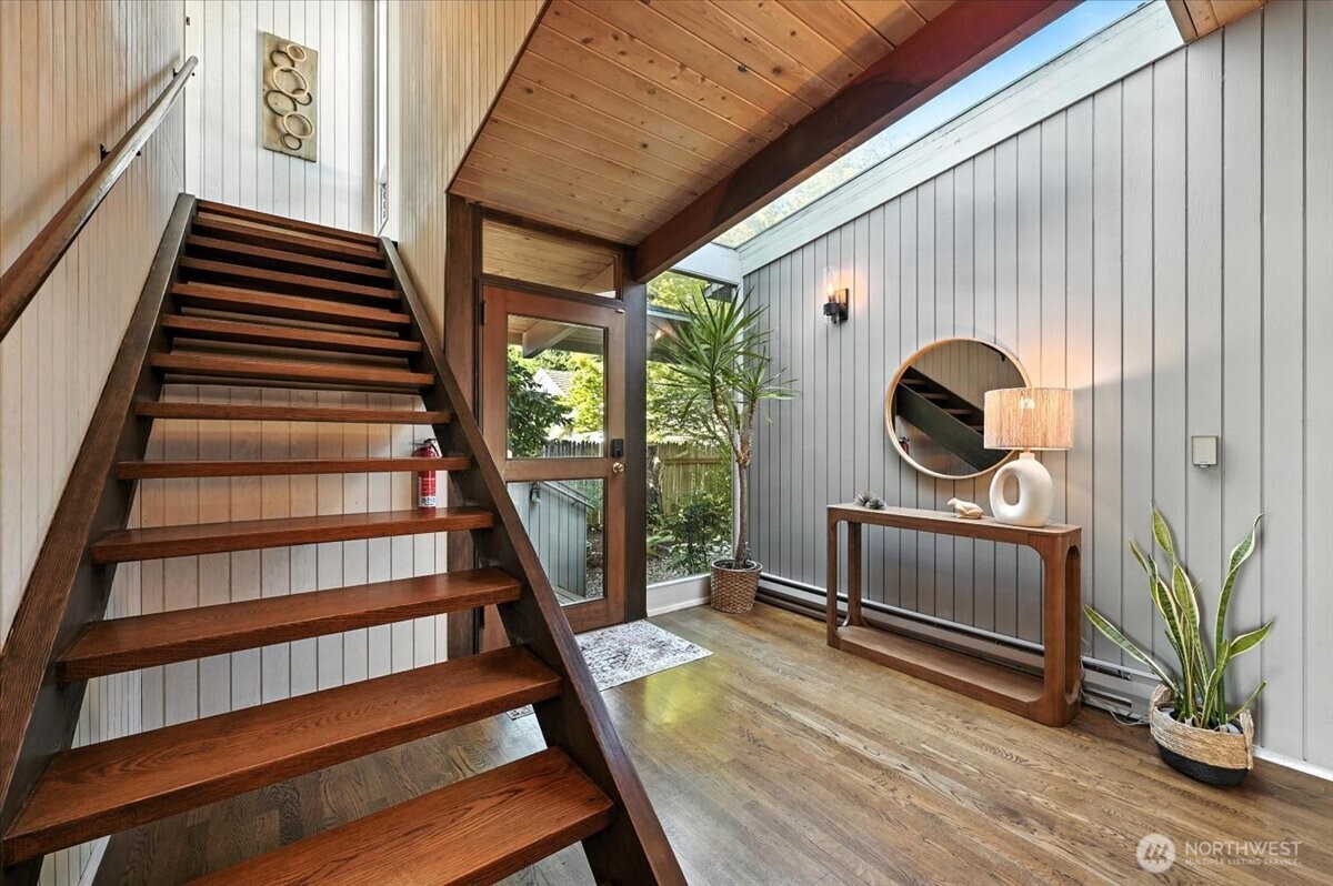 78 Point Fosdick Drive NW