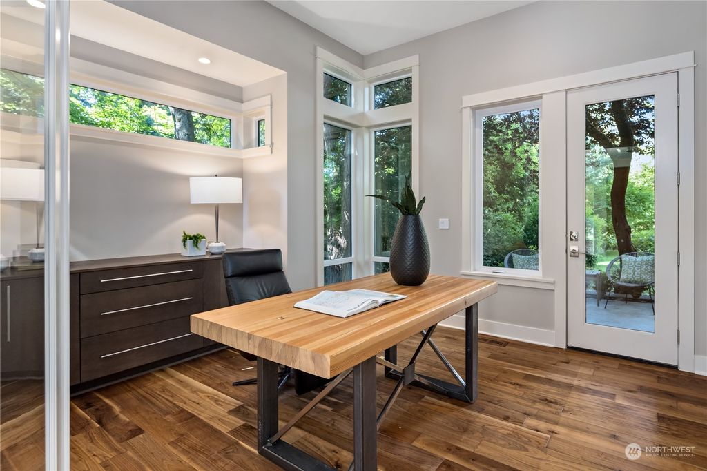 Photo of 7037 122nd Avenue NE, Kirkland, WA 98033 (MLS # 2101660)