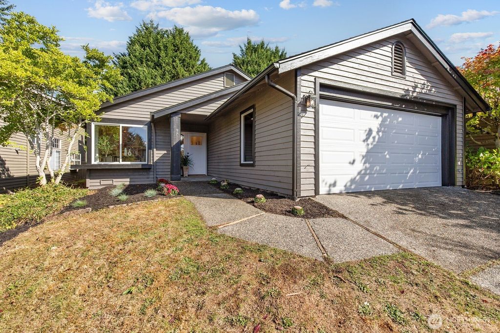 Photo of 24206 SE 38th Place, Sammamish, WA 98029 (MLS # 2401989)