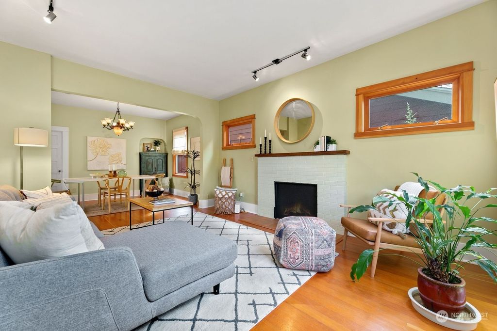 Photo of 4470 Whitman Avenue N, Seattle, WA 98103 (MLS # 2158578)