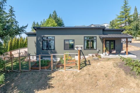 Photo of 810 Taylor Road, Kalama, WA 98625 (MLS # 2420320)