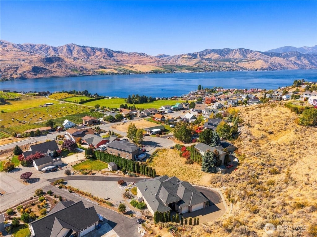 Photo of 305 Orchard View Drive, Chelan, WA 98816 (MLS # 2583593)