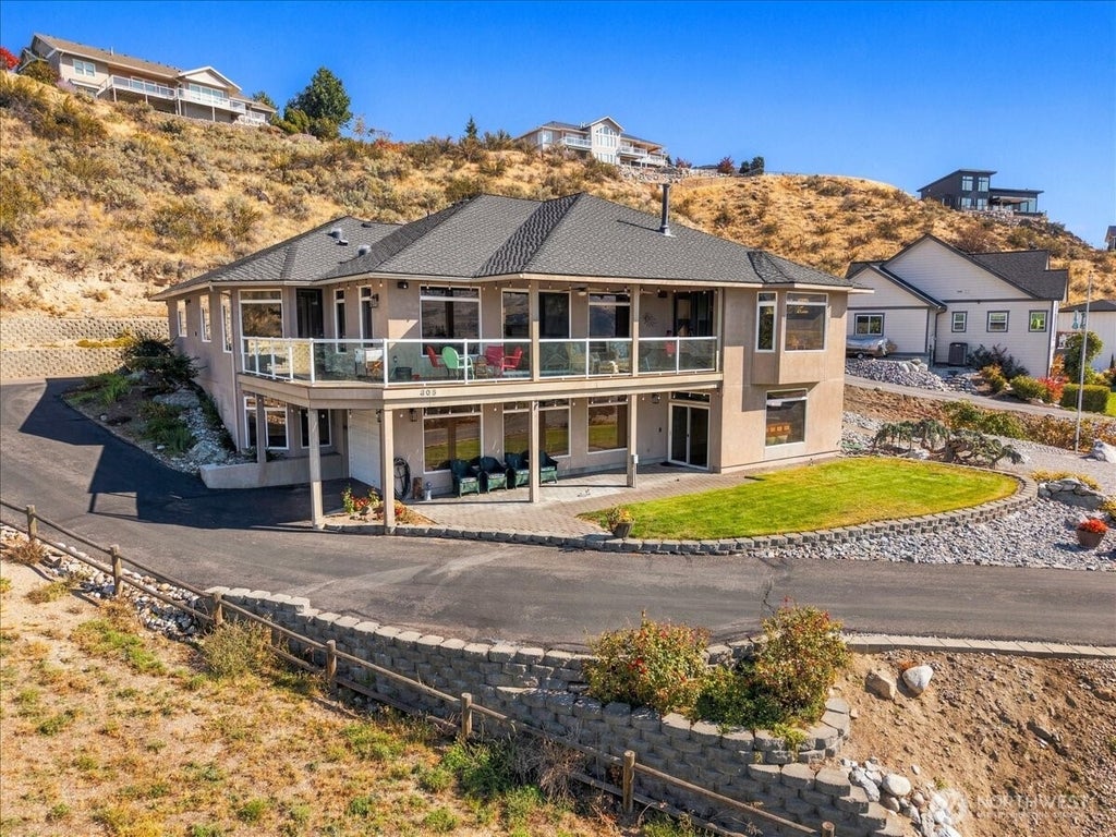 Photo of 305 Orchard View Drive, Chelan, WA 98816 (MLS # 2583593)