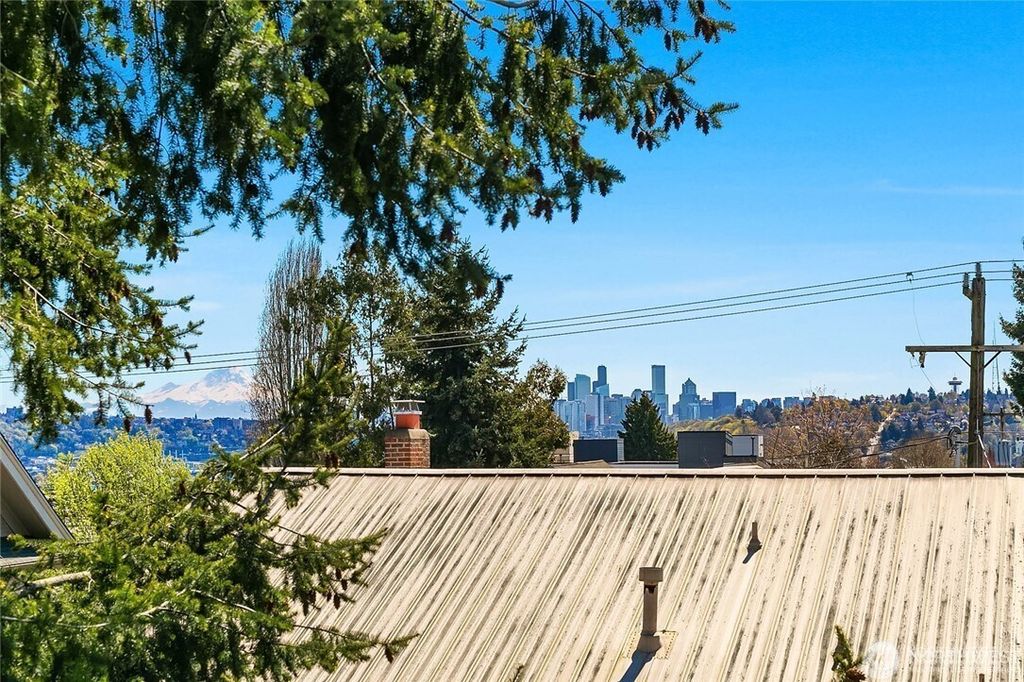 Photo of 511 N 46th Street #A, Seattle, WA 98103 (MLS # 2454382)
