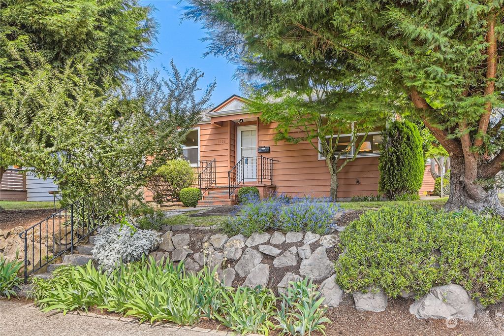 Photo of 6006 46th Avenue SW, Seattle, WA 98136 (MLS # 2131538)