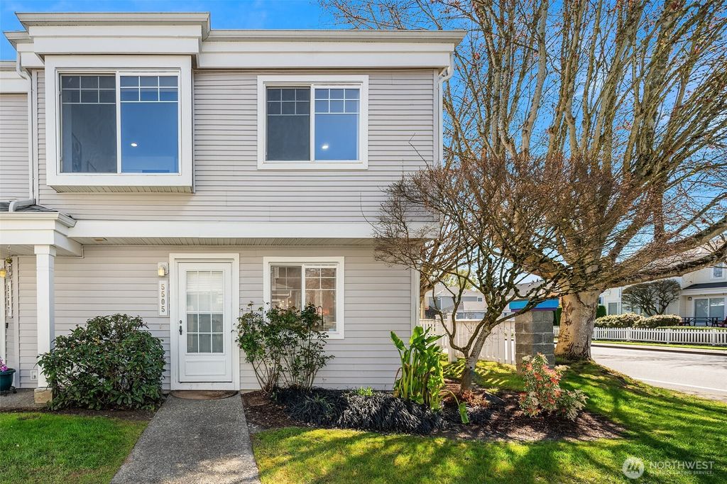 Photo of 5505 S 236th Place, Kent, WA 98032 (MLS # 2503590)