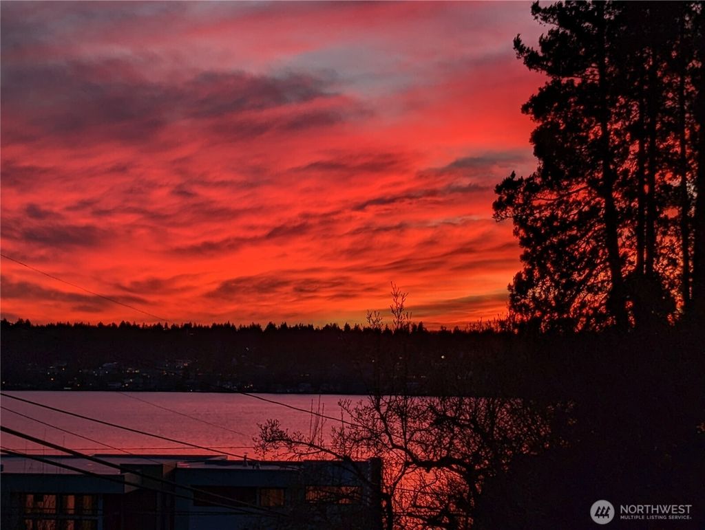Photo of 6214 NE 129th Street, Kirkland, WA 98034 (MLS # 2489228)