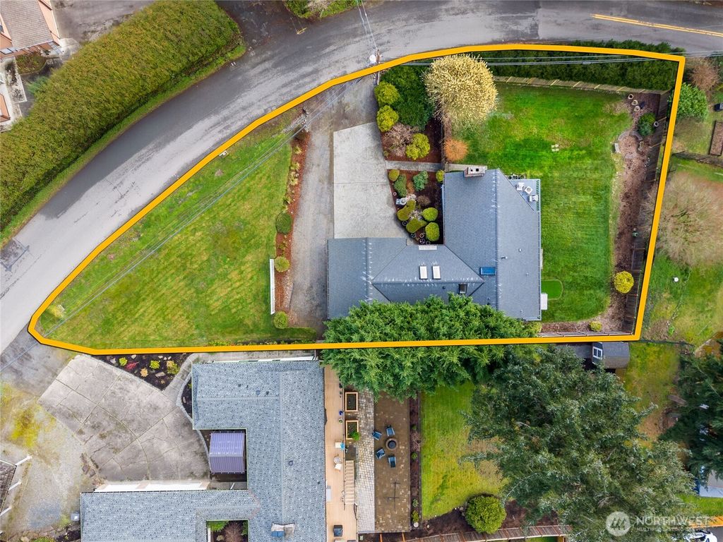 Photo of 6214 NE 129th Street, Kirkland, WA 98034 (MLS # 2489228)