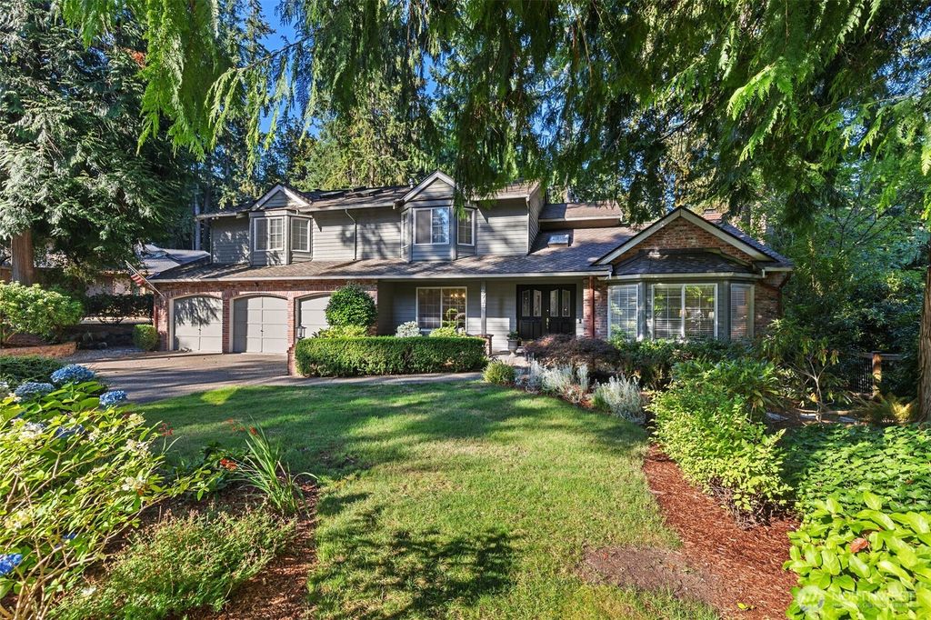 Photo of 2713 224th Avenue NE, Sammamish, WA 98074 (MLS # 2420030)