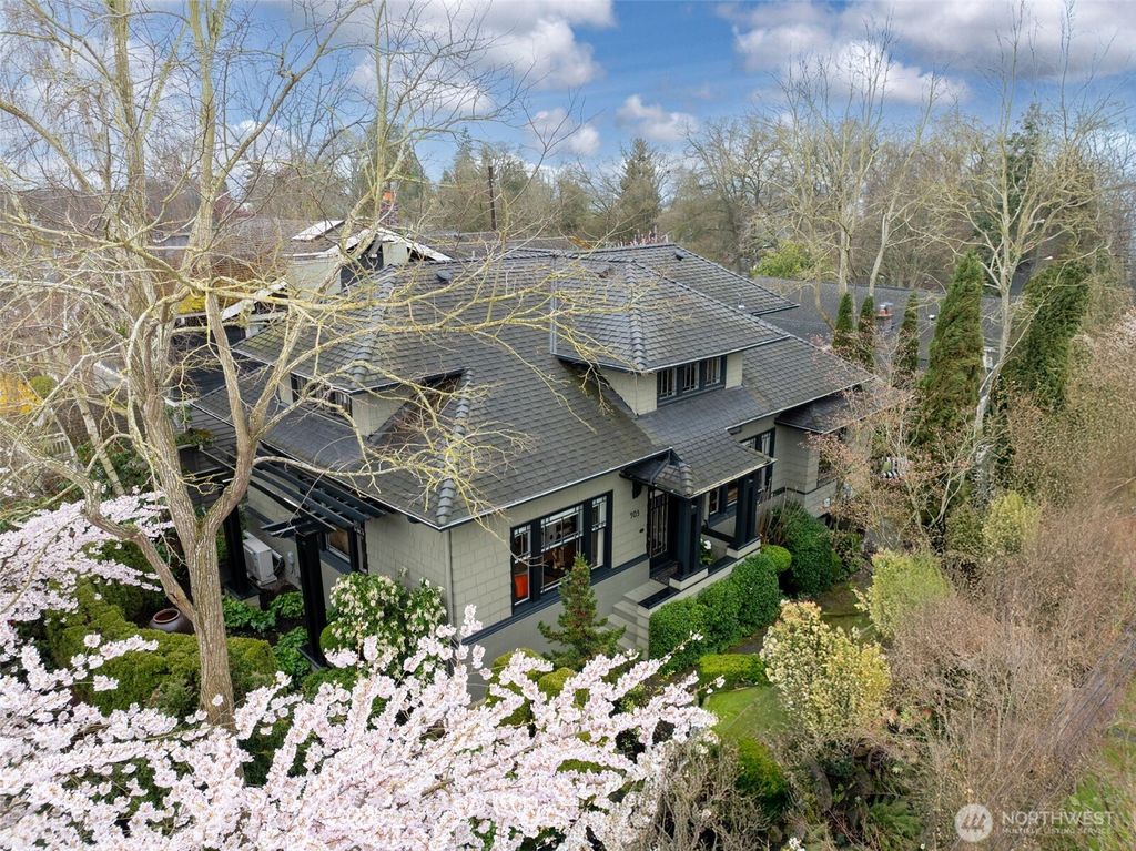 Photo of 903 W Newell Street, Seattle, WA 98119 (MLS # 2378384)