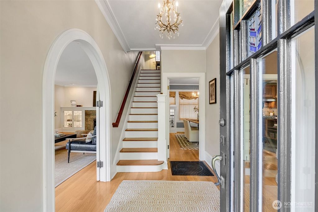 Photo of 903 W Newell Street, Seattle, WA 98119 (MLS # 2378384)