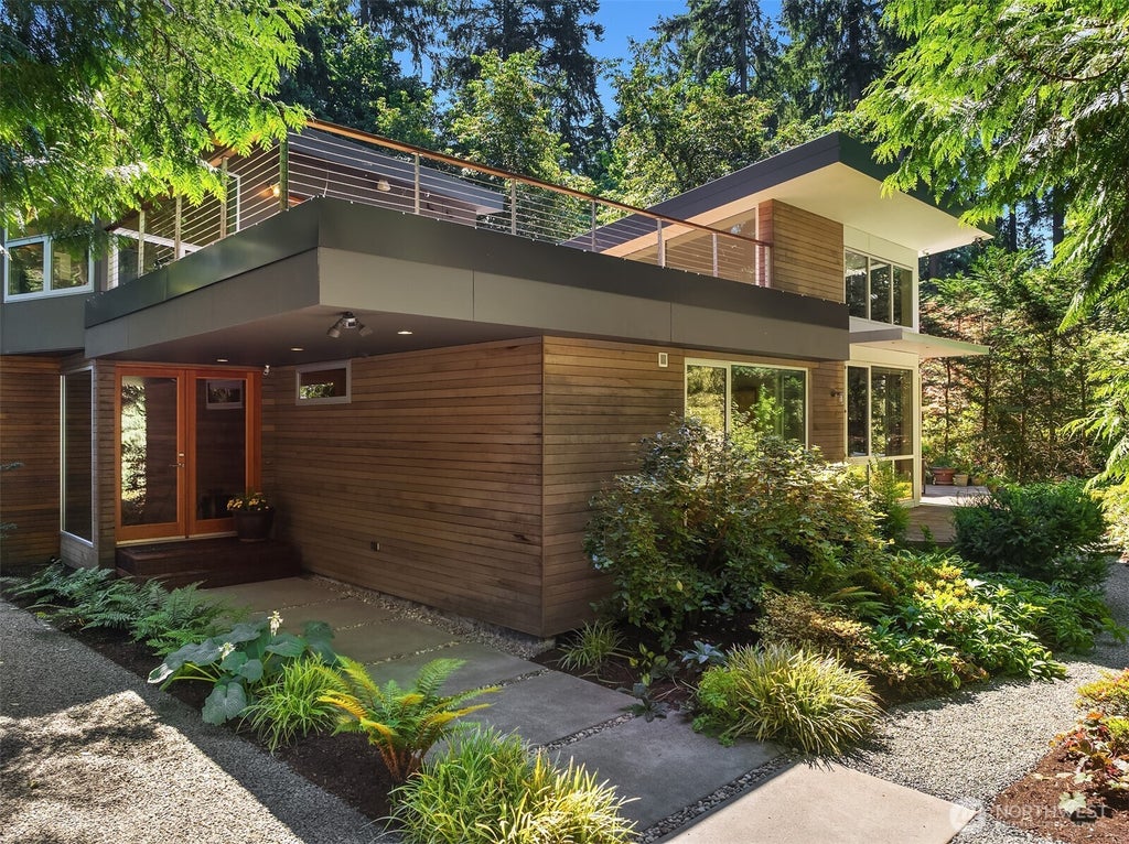 Photo of 2716 107 Avenue SE, Beaux Arts, WA 98004 (MLS # 2550916)