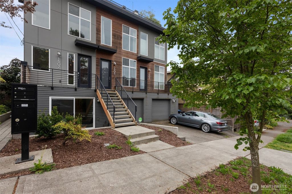 Photo of 1507 E Spruce Street, Seattle, WA 98122 (MLS # 2368828)