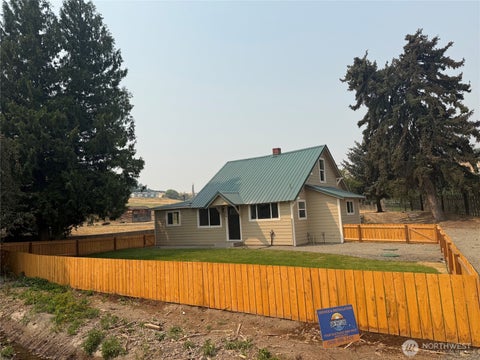 Photo of 1200 Tibbling Road, Selah, WA 98942 (MLS # 2565152)