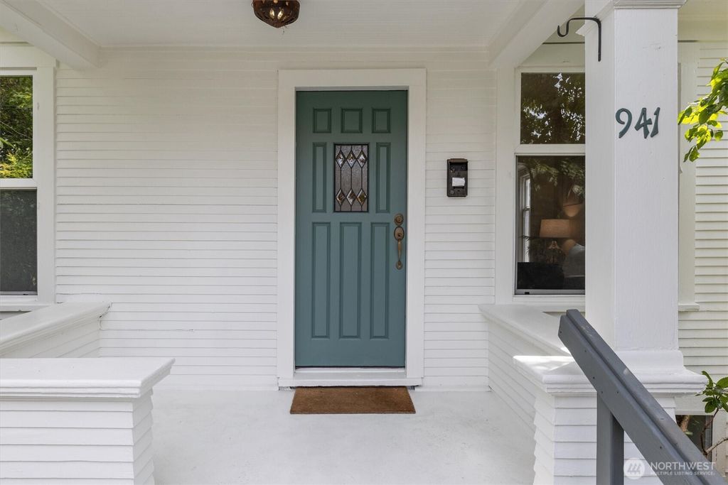 Photo of 941 N 78th Street, Seattle, WA 98103 (MLS # 2397193)