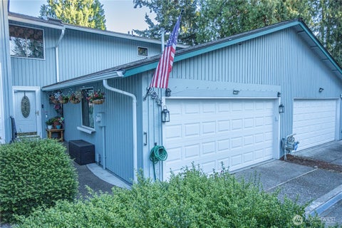Photo of 2914 28th Street SE, Auburn, WA 98092 (MLS # 2561417)