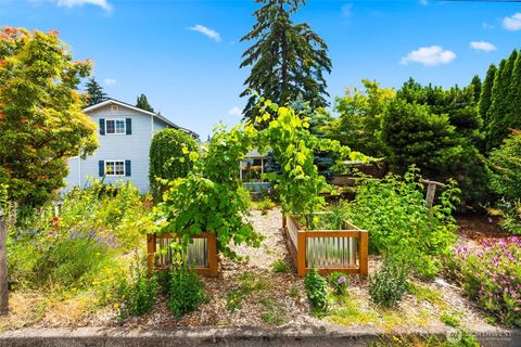 Photo of 301 N Street SE, Tumwater, WA 98501 (MLS # 2551962)