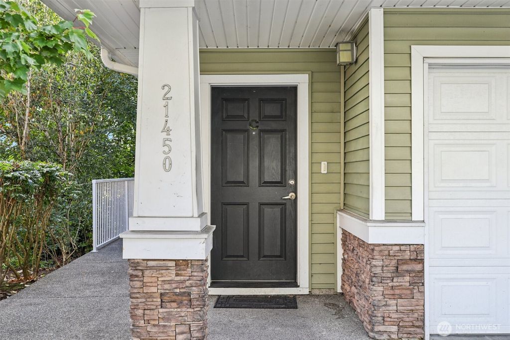 Photo of 21450 40th Place S #C, SeaTac, WA 98198 (MLS # 2444322)