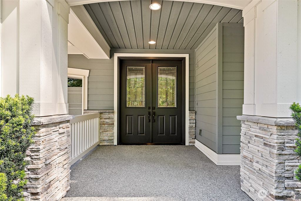 Photo of 516 235th Avenue NE, Sammamish, WA 98074 (MLS # 2377321)